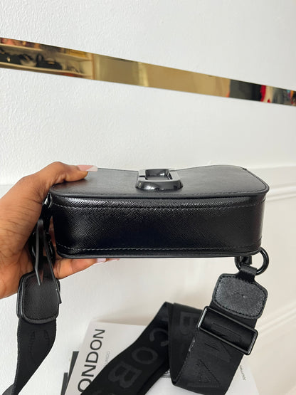 Thessally Cam Shot Bag