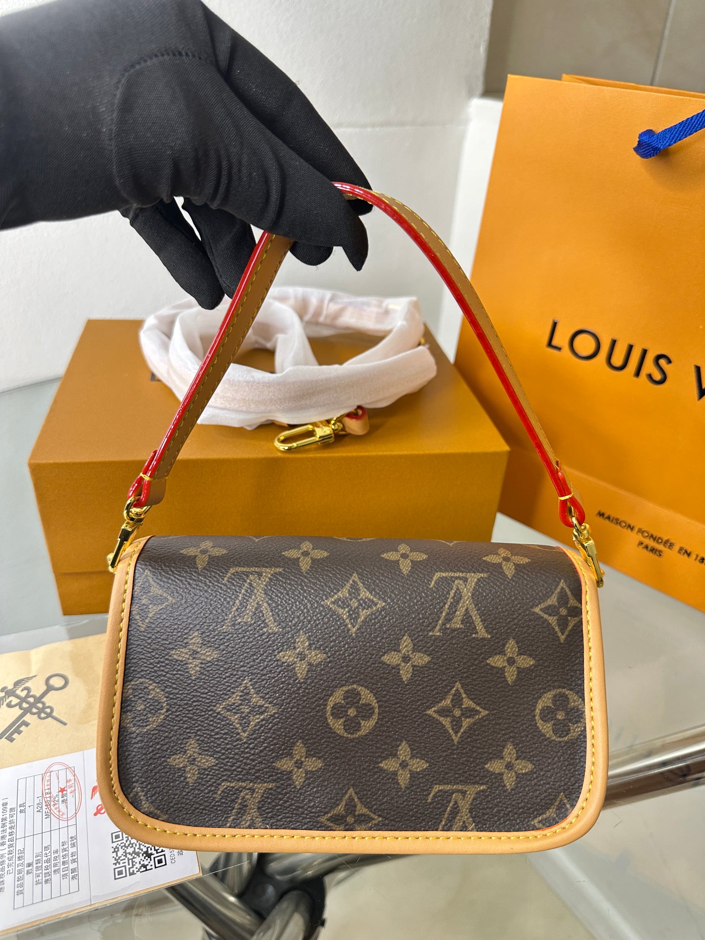 Vintage Belt Baguette