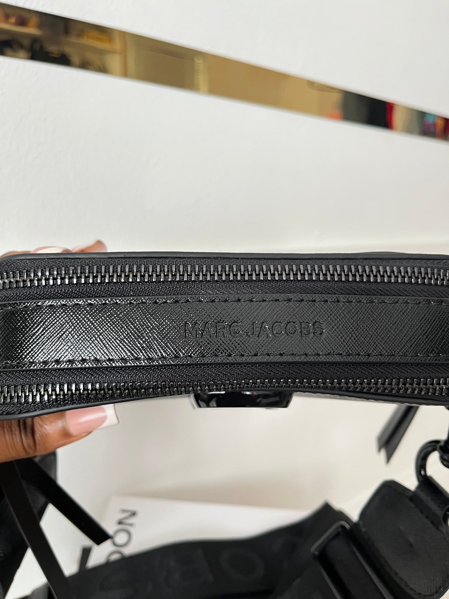 Thessally Cam Shot Bag