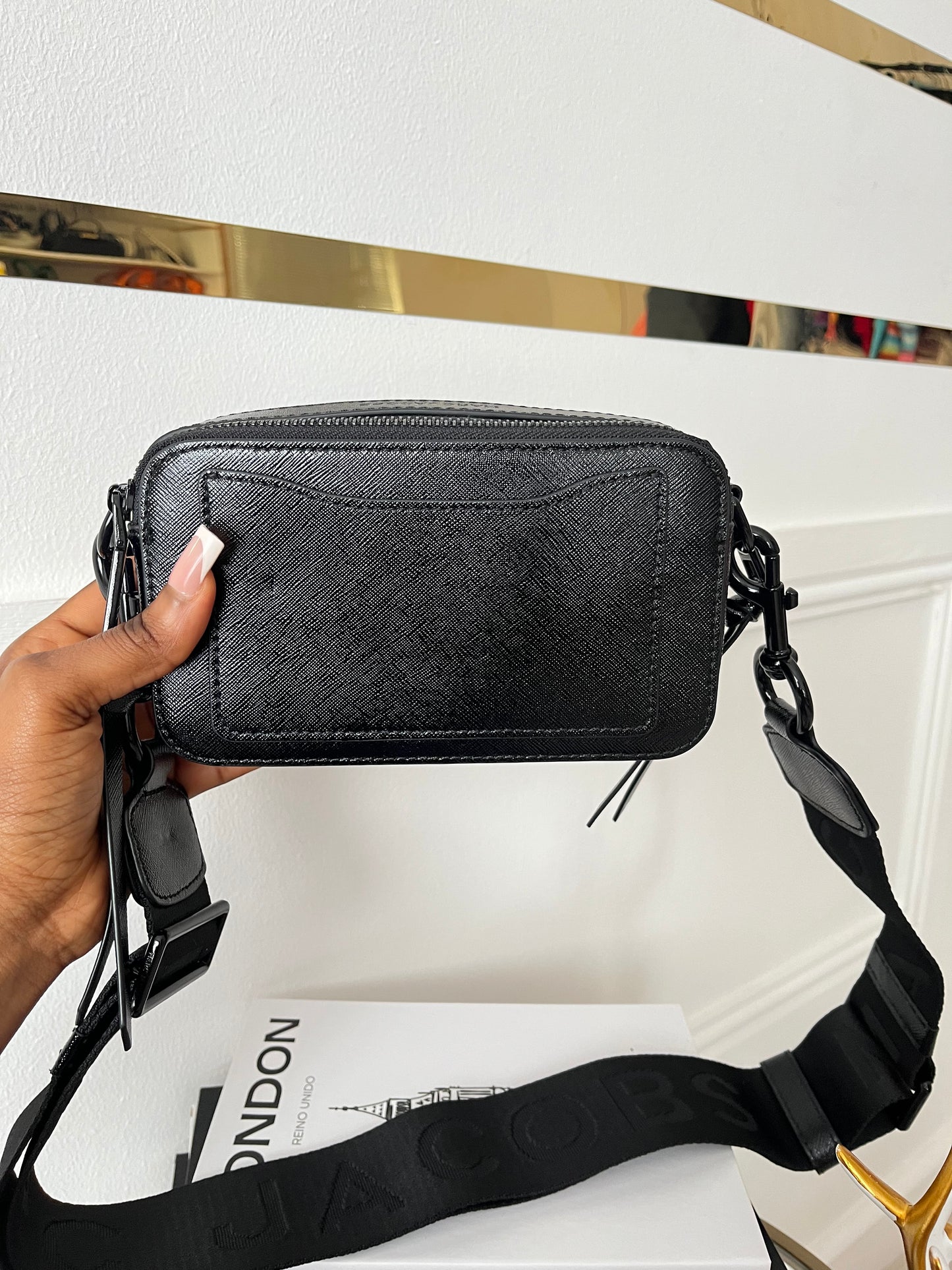 Thessally Cam Shot Bag