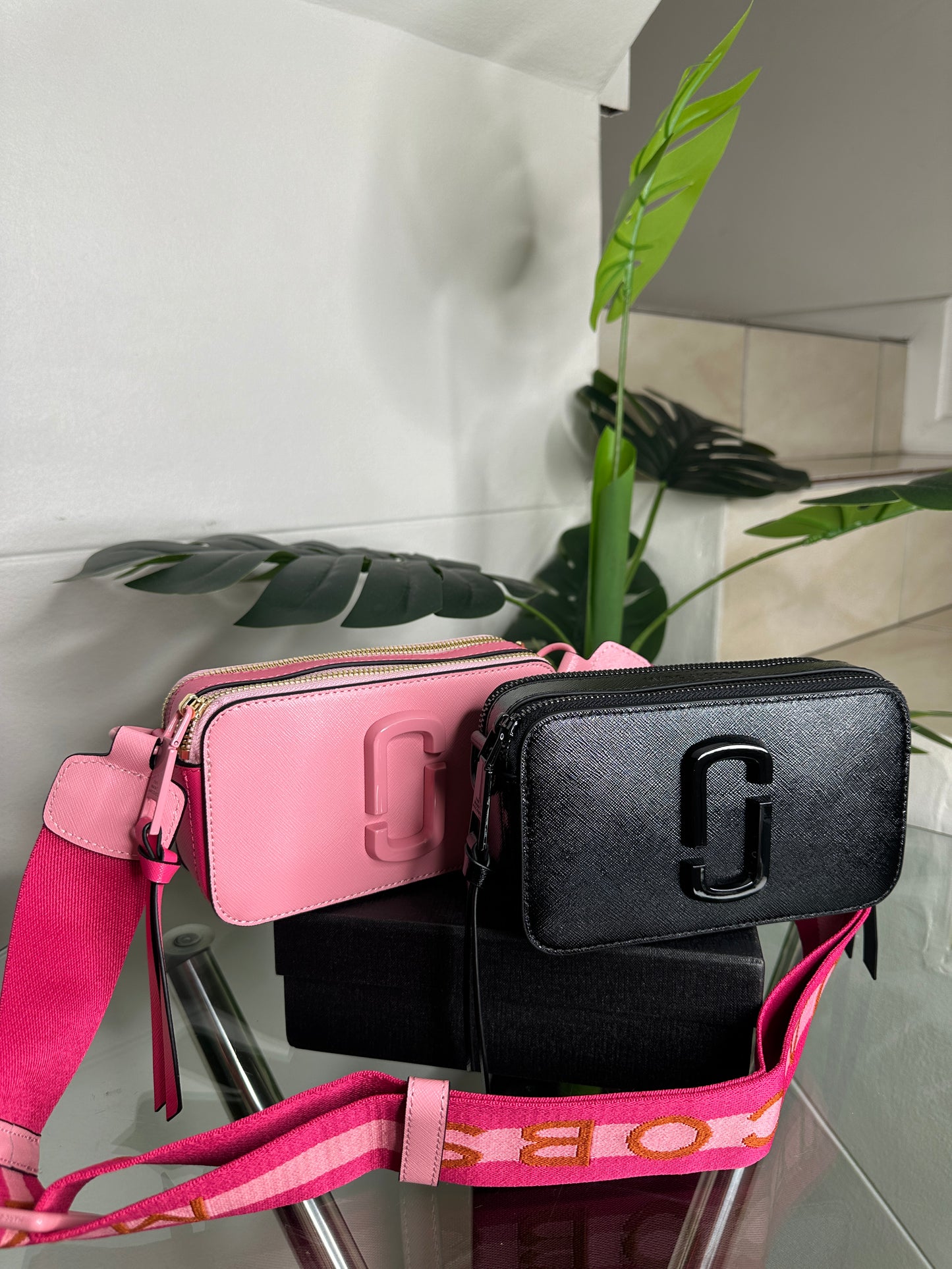 Thessally Cam Shot Bag