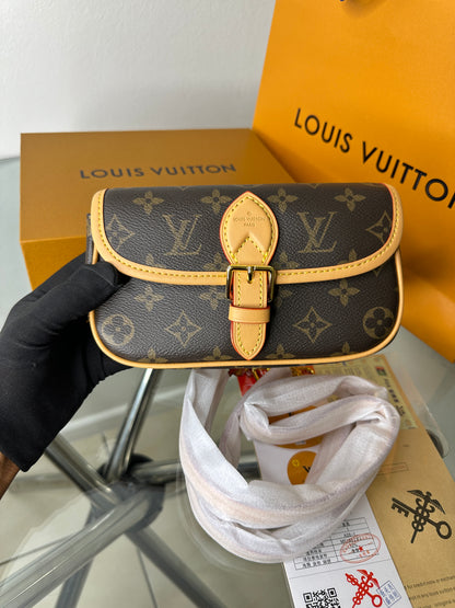 Vintage Belt Baguette