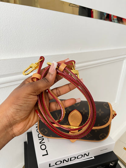 Vintage Belt Baguette