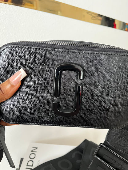 Thessally Cam Shot Bag