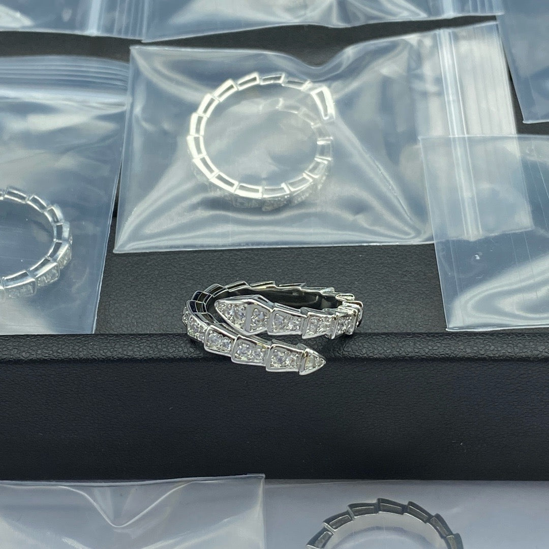 Giselle Necklace Ring